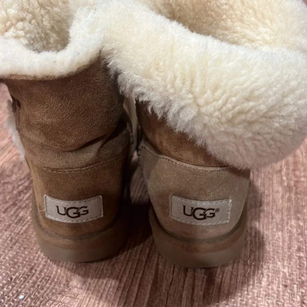 Girls Ugg Australia Bailey Button Boots‎